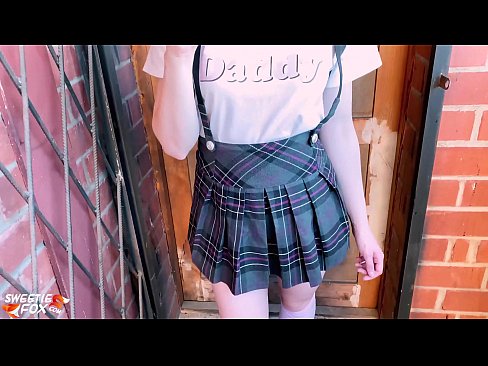 ❤️ Schoolgirl nyedot kontol rumiyin lan jancok tinimbang kelas. Video porno ing pornojv.super-vip.top ☑